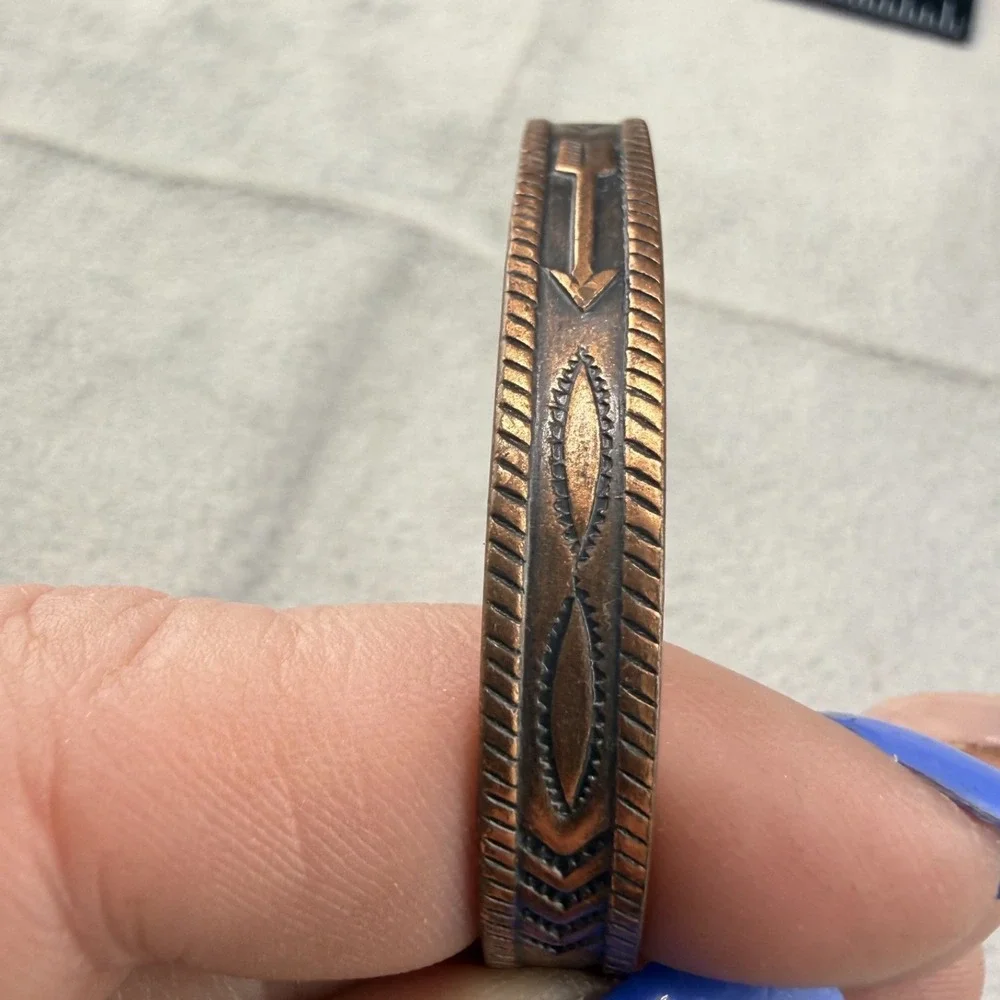 Vintage Solid Copper Cuff Bracelet Arrow Southwestern‎ 6.5